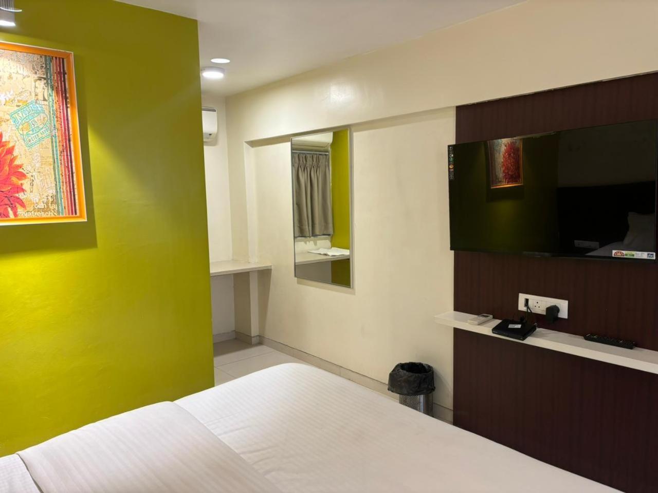 Hotel Haldi Nashik Exterior photo
