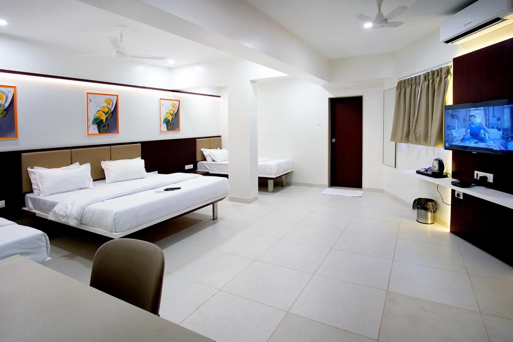 Hotel Haldi Nashik Exterior photo